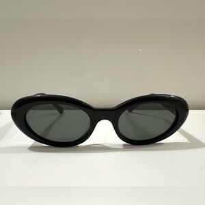 GENTLE MONSTER Black Oval Sunglasses - Le01